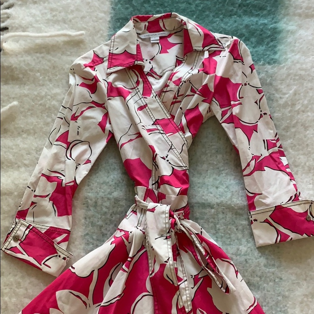 DIANEvonFURSTENBERG  wrap dress size 0